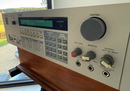 Akai-S950